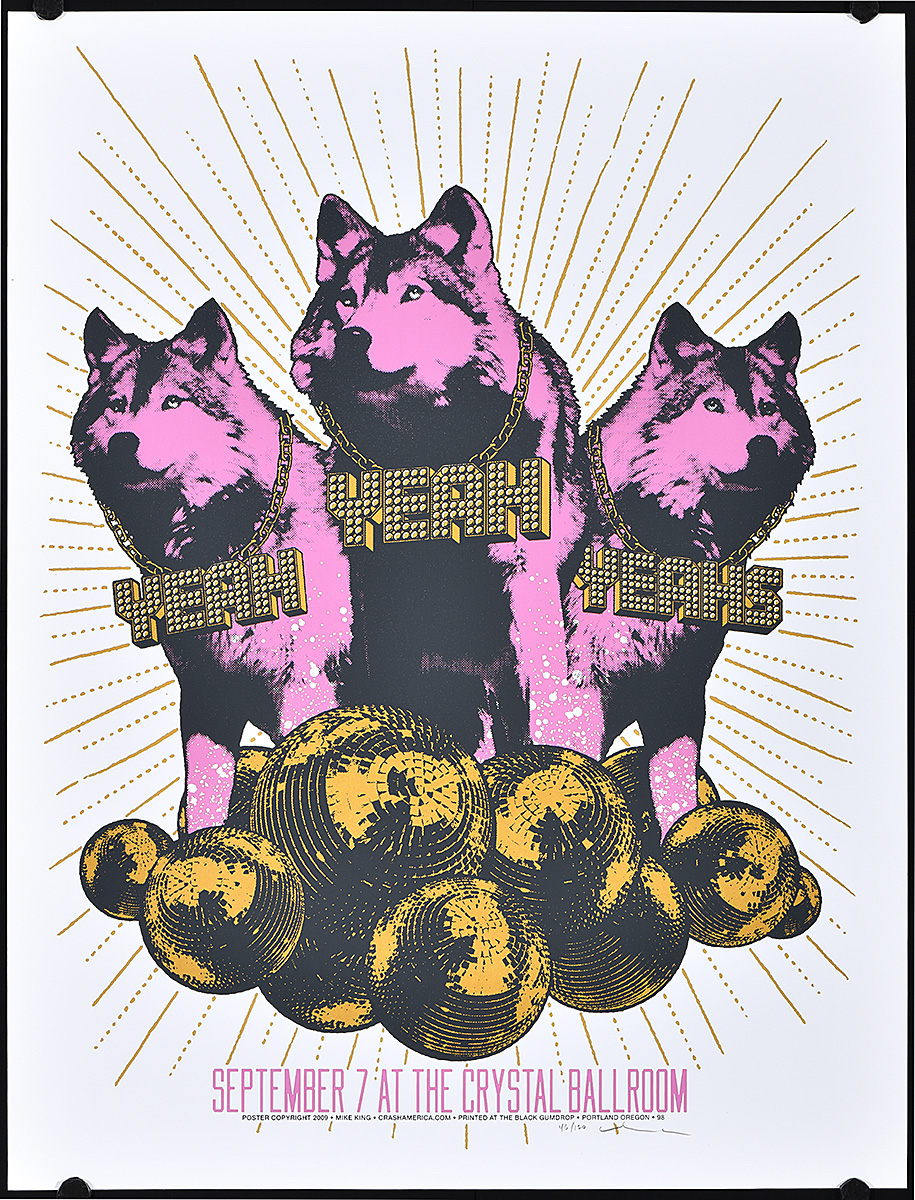 Cartel con tres lobos de color rosa sobre bolas de discoteca de color amarillo con collares de diamantes y la palabra «Yeah».